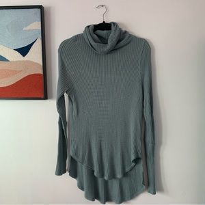 WE THE FREE Small Cowl Neck Thin Sweater